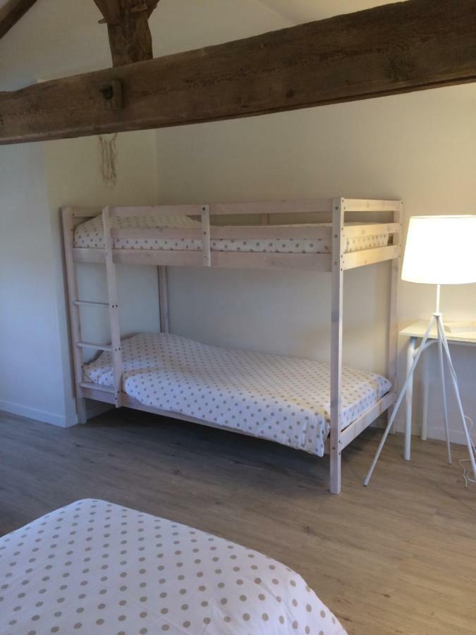 Saint-Malo-du-Bois Le Petit Monty Gite Cote Etang מראה חיצוני תמונה