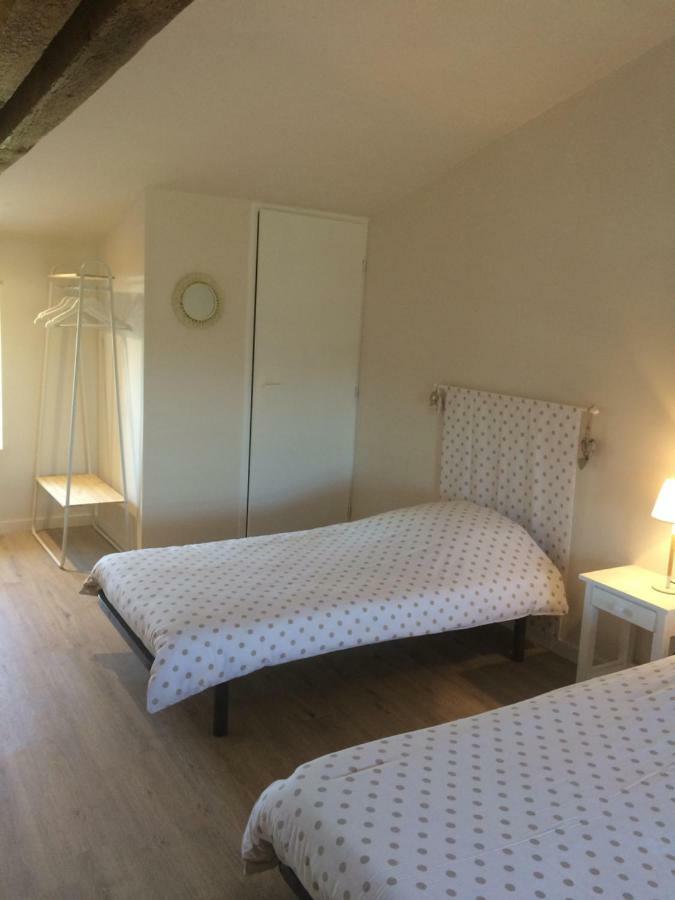 Saint-Malo-du-Bois Le Petit Monty Gite Cote Etang מראה חיצוני תמונה