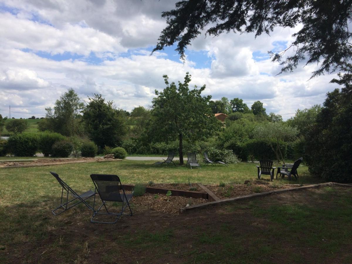 Saint-Malo-du-Bois Le Petit Monty Gite Cote Etang מראה חיצוני תמונה