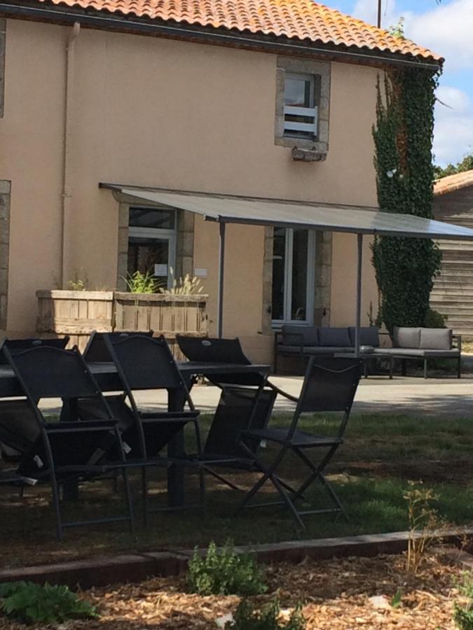 Saint-Malo-du-Bois Le Petit Monty Gite Cote Etang מראה חיצוני תמונה